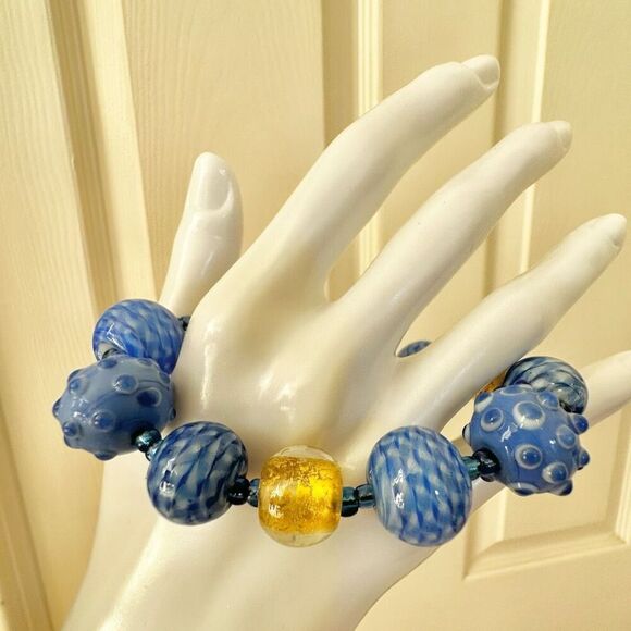 Blue beaded stretchy bracelet - Picture 3 of 8